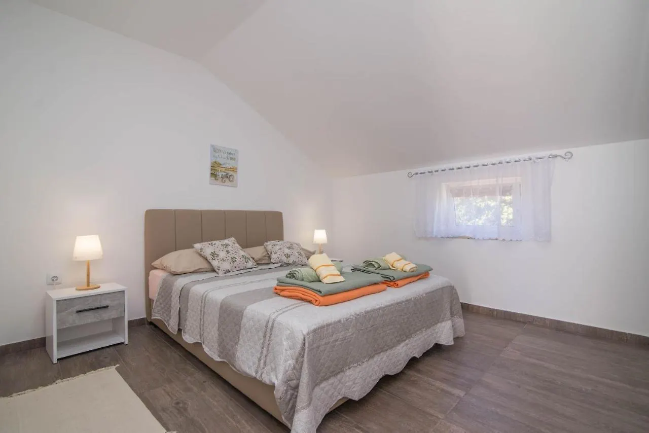 Tia Apartment Veli Losinj